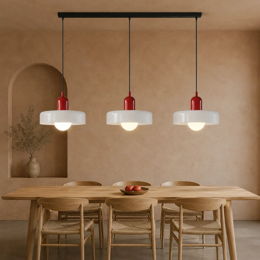 Lampada a sospensione con tre paralumi arrotondati in vetro e design lineare Bauhaus