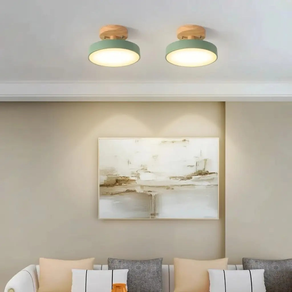 LED-Deckenleuchte mit Holz und Metall im skandinavischen Design