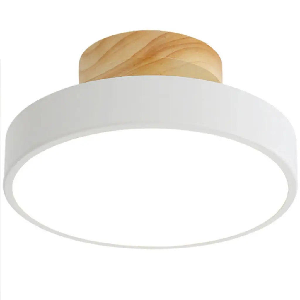 LED-Deckenleuchte mit Holz und Metall im skandinavischen Design