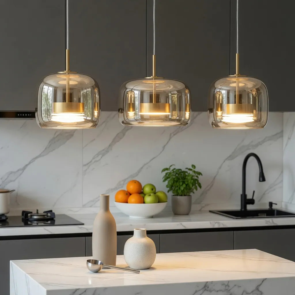 Lámpara colgante con pantalla de vidrio esculpida y resplandor LED en capas