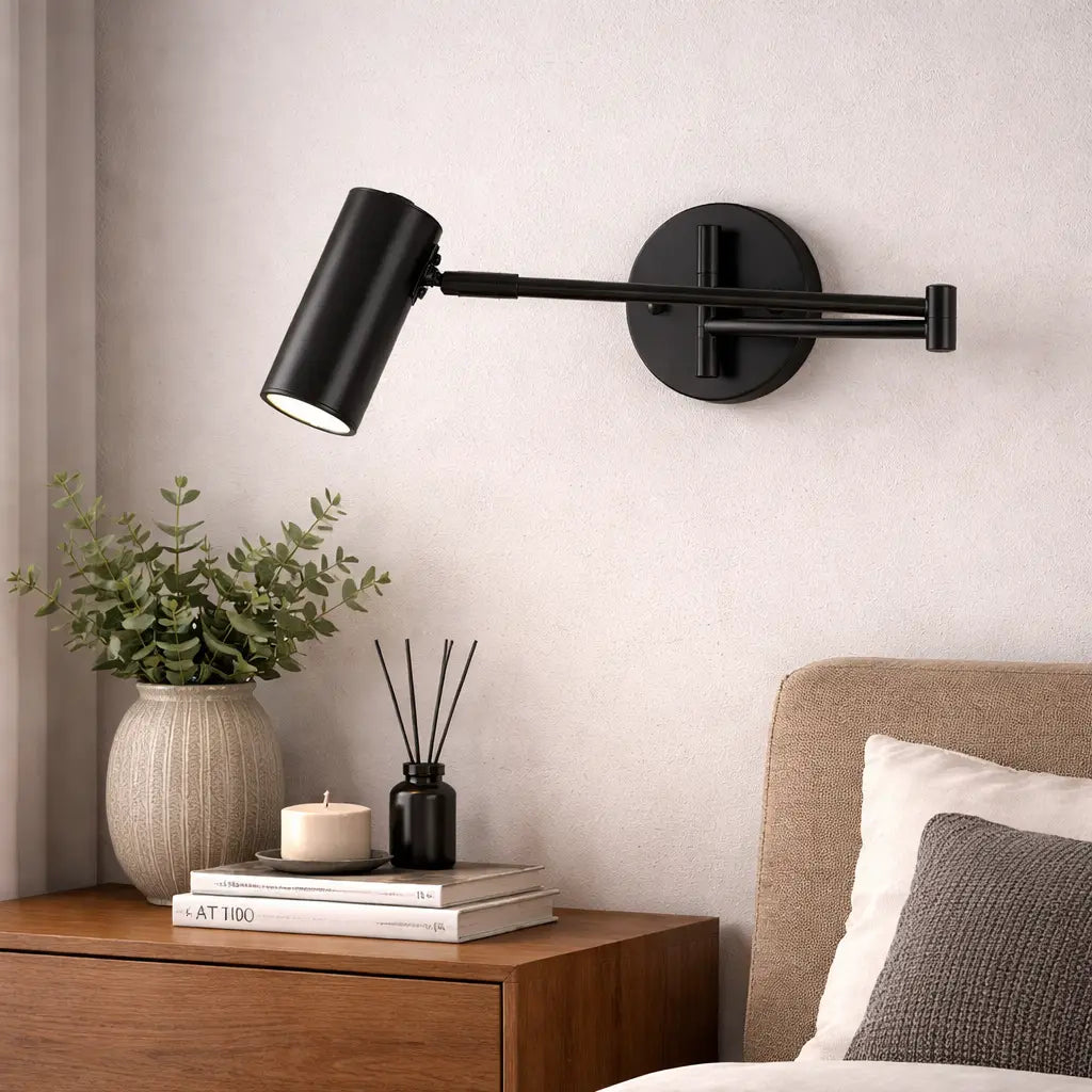 Wandleuchte mit verstellbarem Schwenkarm und integrierter LED mit Farbtemperaturregelung