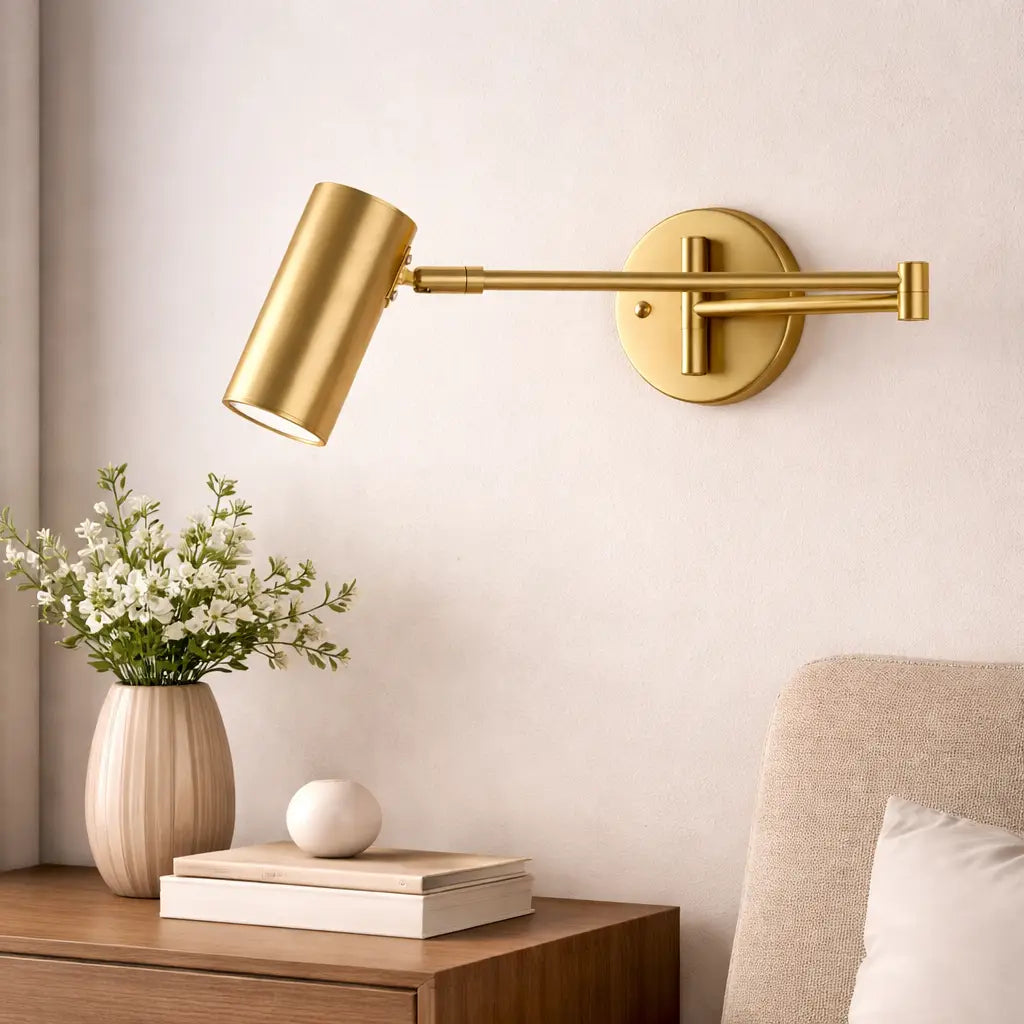 Wandleuchte mit verstellbarem Schwenkarm und integrierter LED mit Farbtemperaturregelung