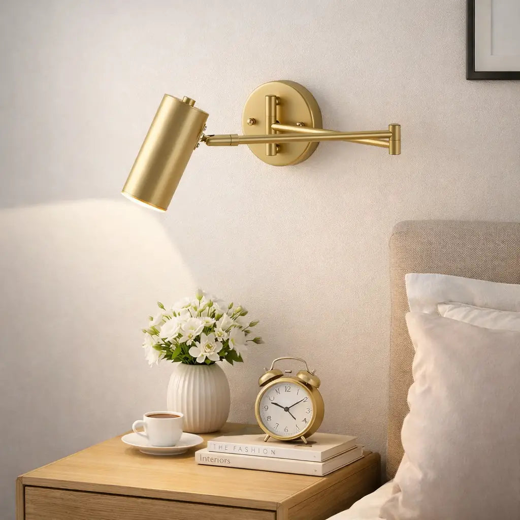 Wandleuchte mit verstellbarem Schwenkarm und integrierter LED mit Farbtemperaturregelung