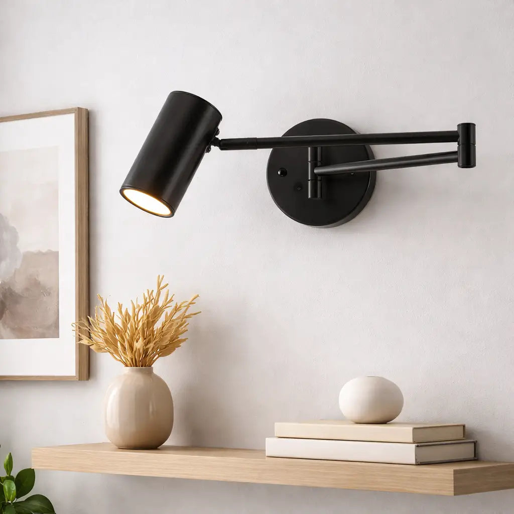 Wandleuchte mit verstellbarem Schwenkarm und integrierter LED mit Farbtemperaturregelung