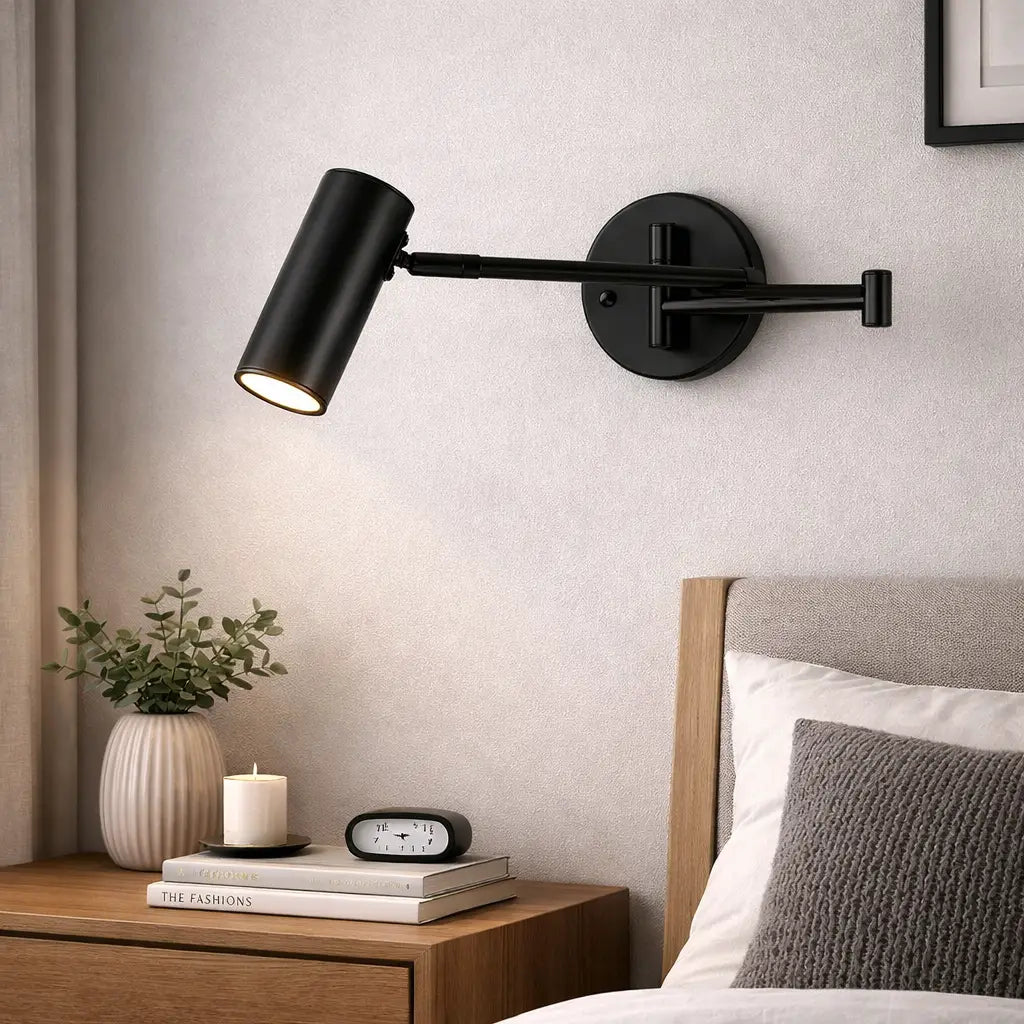 Wandleuchte mit verstellbarem Schwenkarm und integrierter LED mit Farbtemperaturregelung