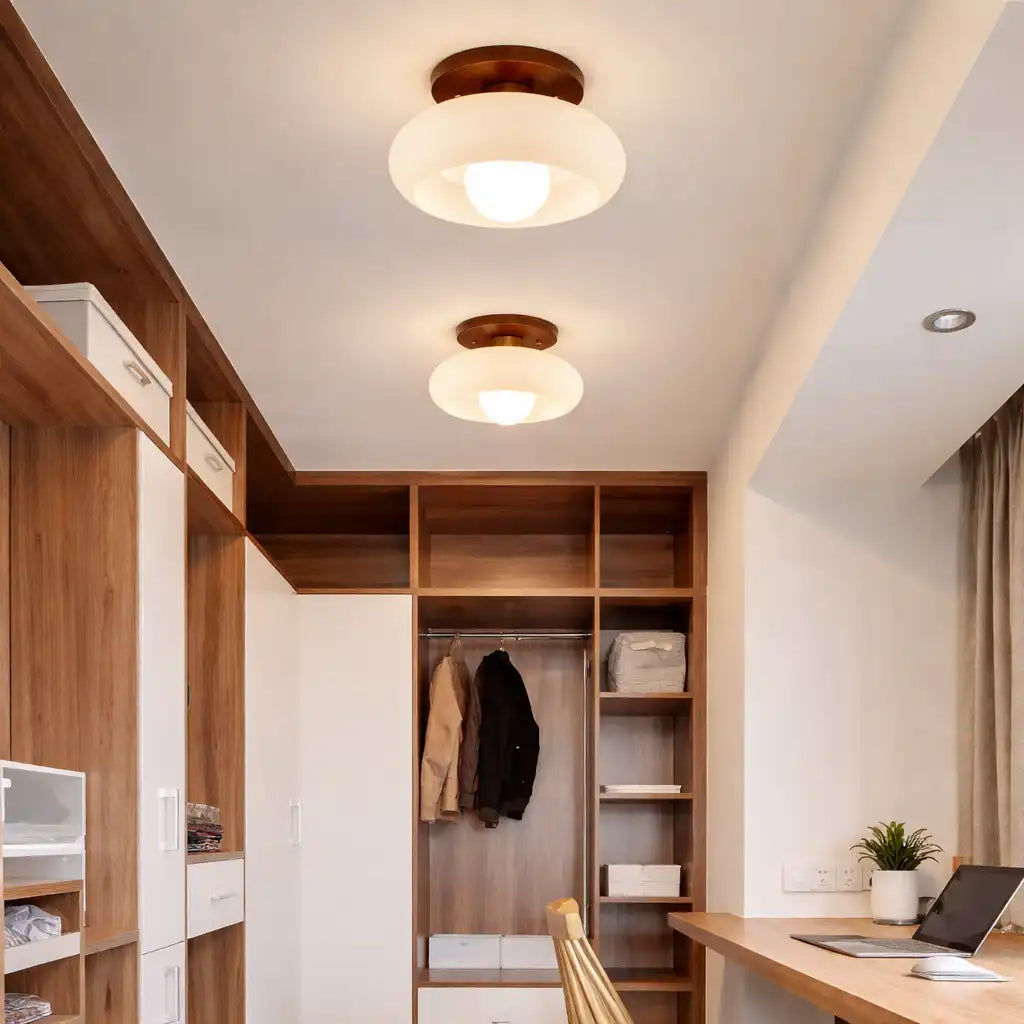 Plafoniera a filo soffitto in stile Bauhaus con paralume in vetro color crema, per camere da letto moderne