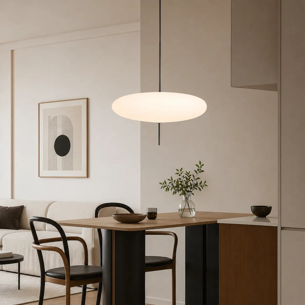 Suspension au design géométrique Bauhaus, à la douce lumière d’ambiance