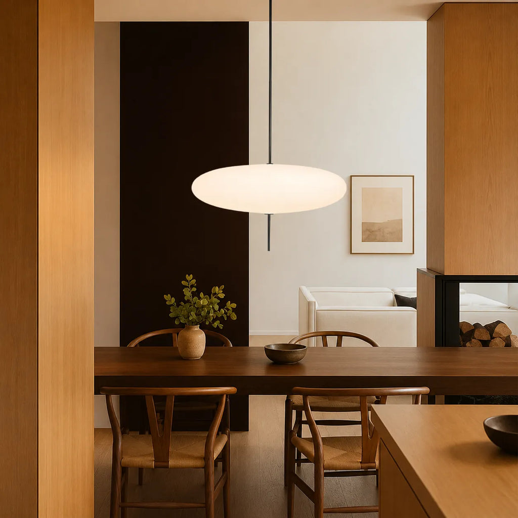 Suspension au design géométrique Bauhaus, à la douce lumière d’ambiance