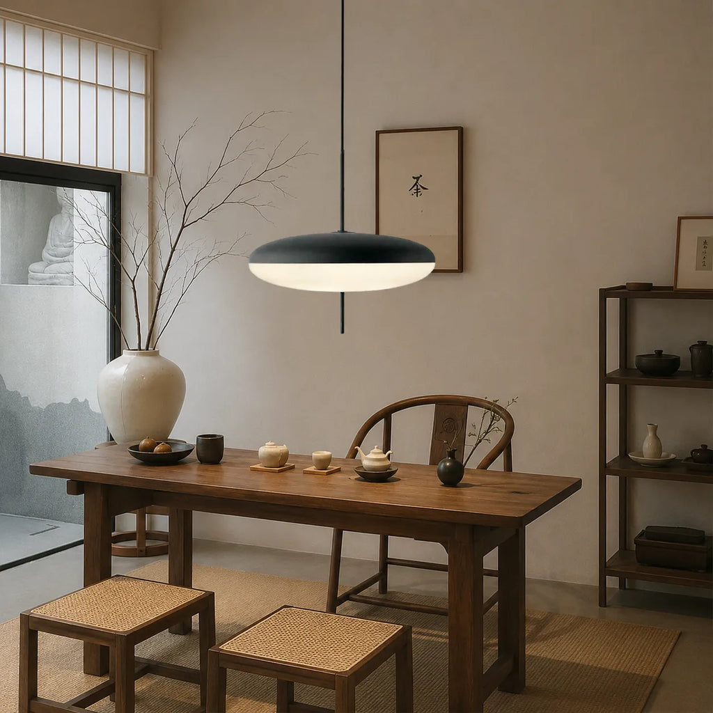 Suspension au design géométrique Bauhaus, à la douce lumière d’ambiance