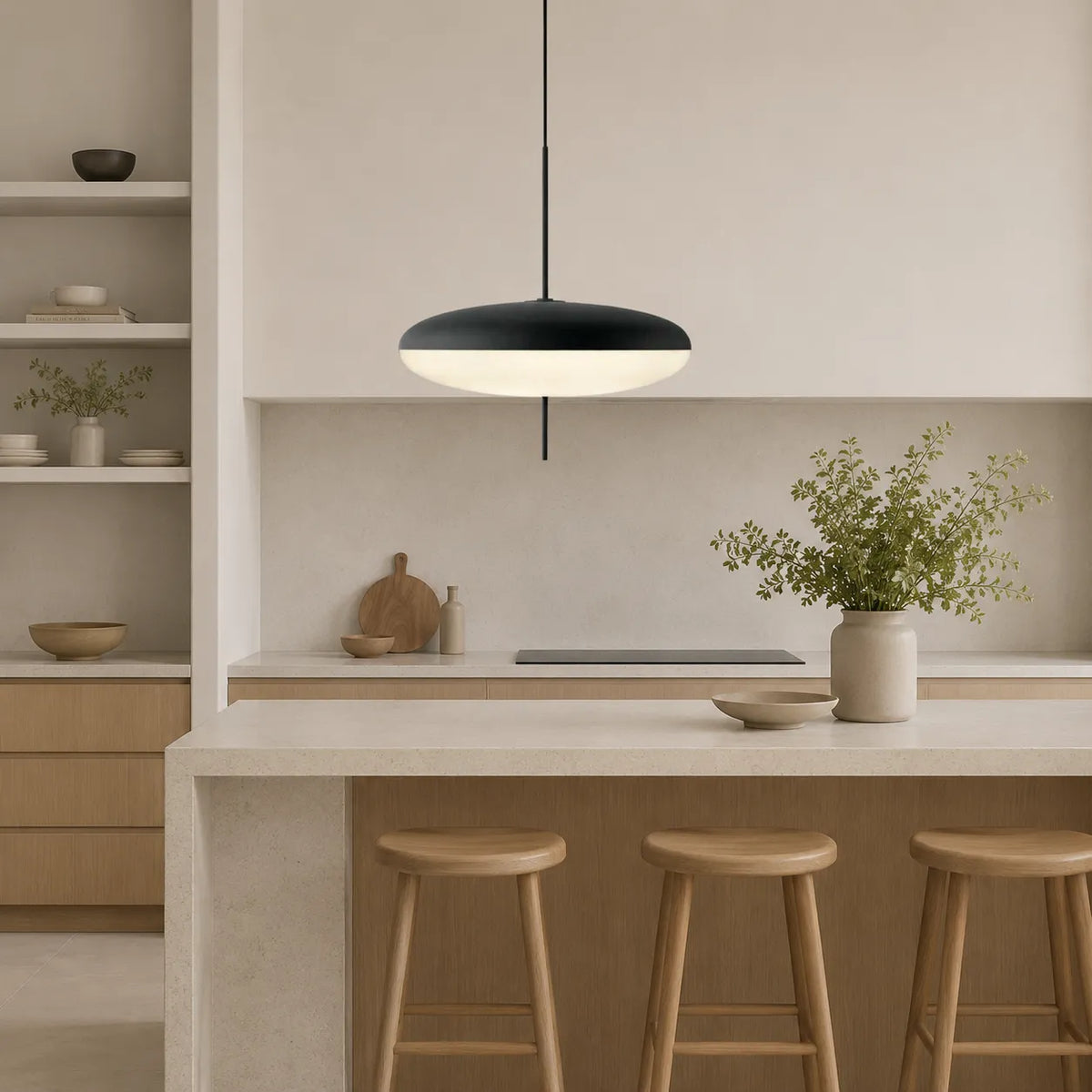 Suspension au design géométrique Bauhaus, à la douce lumière d’ambiance