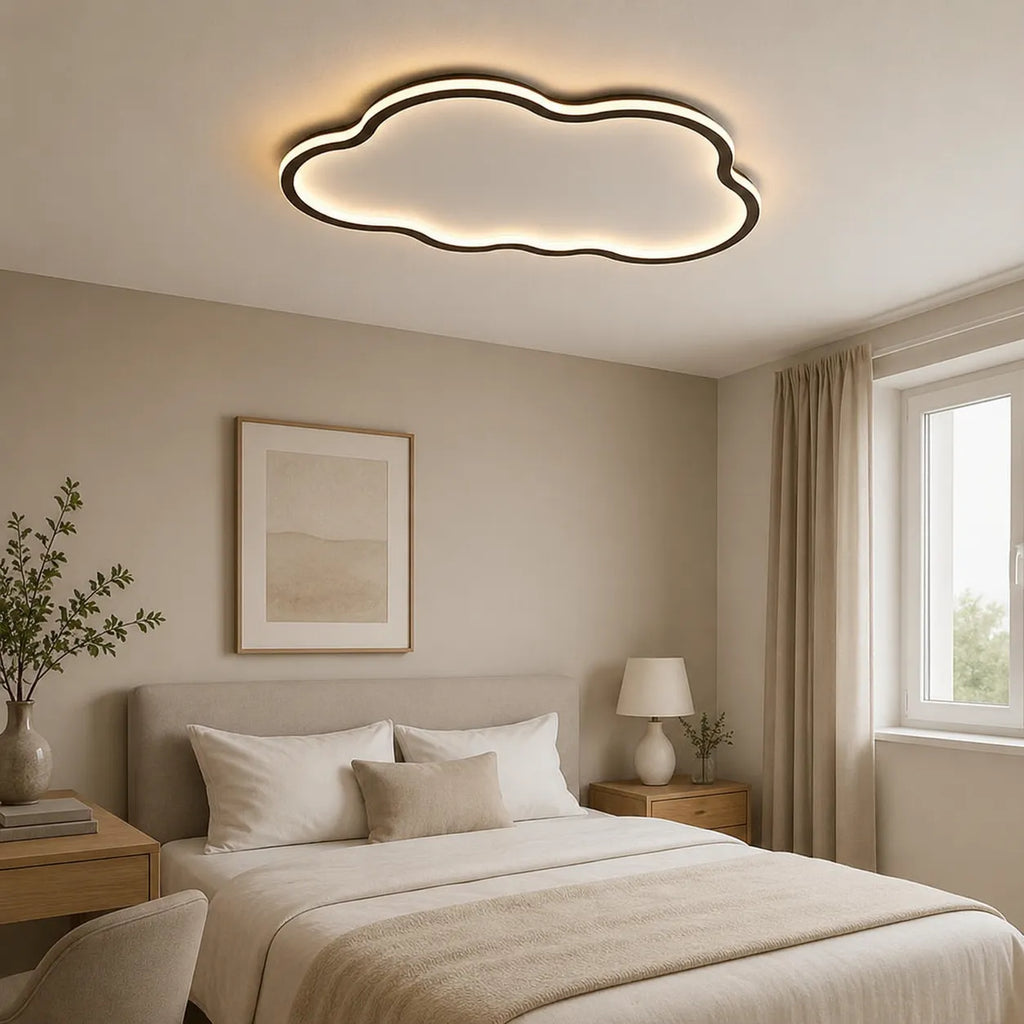 Plafonnier extra-plat en forme de nuage à la lumière chaleureuse