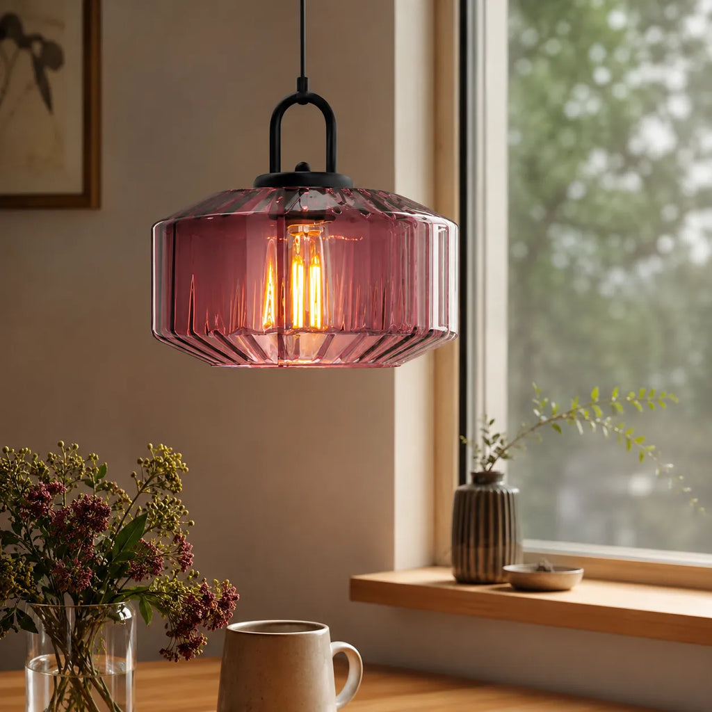 Suspension avec abat-jour en verre coloré rétro et éclairage d’ambiance chaleureux