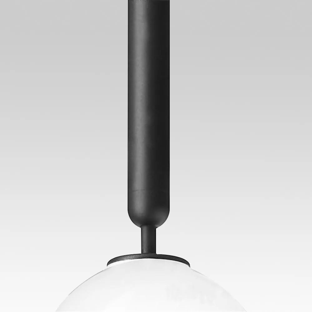 Suspension à globe en verre avec câble réglable et abat-jour sphérique blanc laiteux