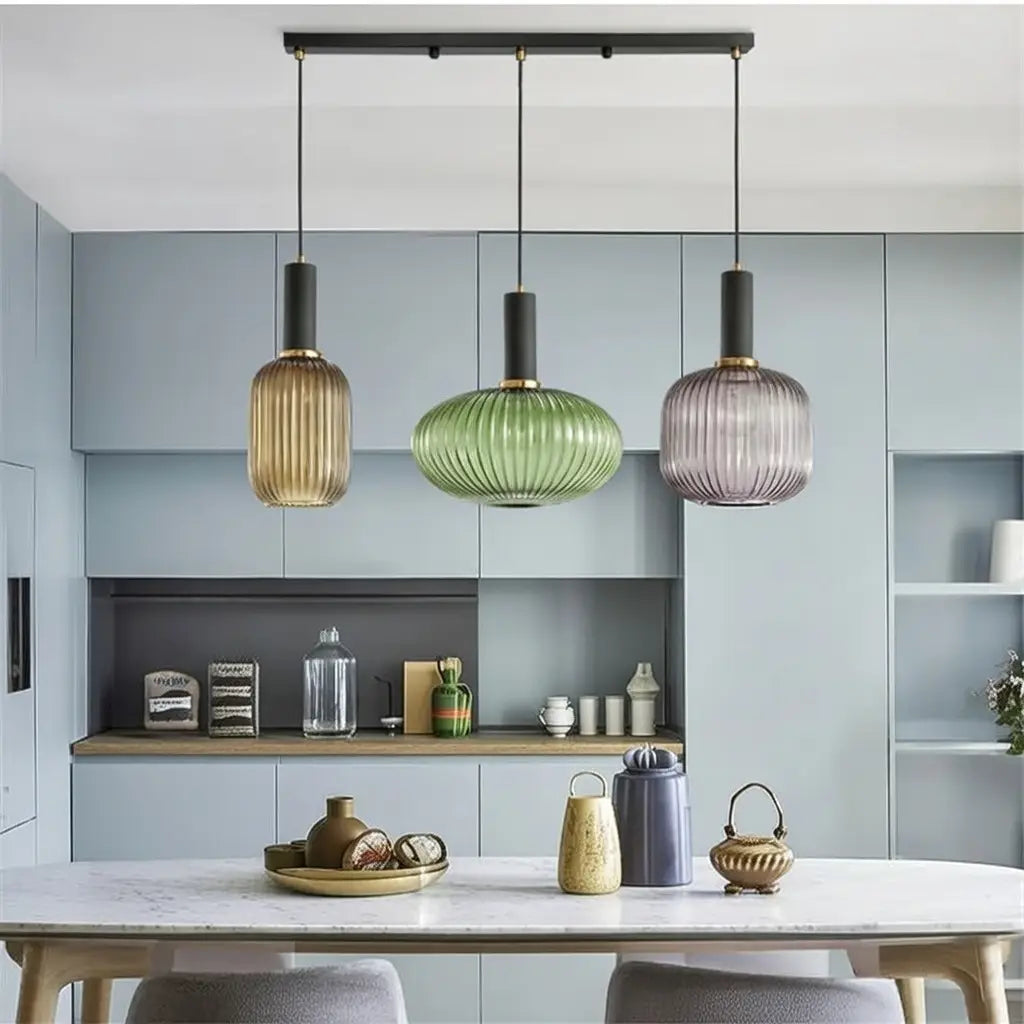 Suspension avec verre cannelé et éléments en métal Art déco