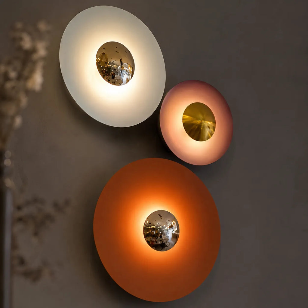 Applique murale avec abat-jour rond en métal et éclairage LED intégré à lumière chaude