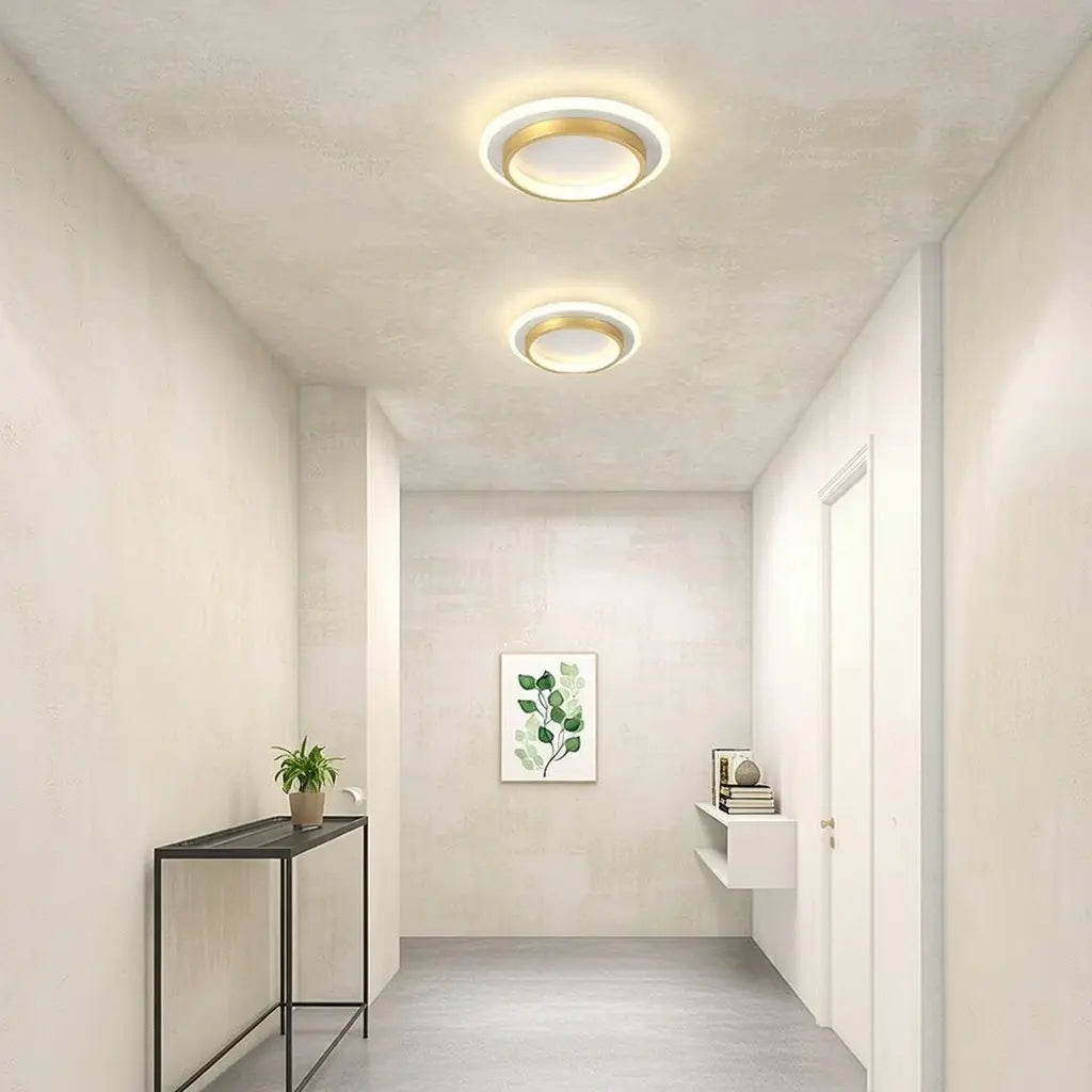 LED-Deckenleuchte mit Halo-Ring und zweilagiger Beleuchtung
