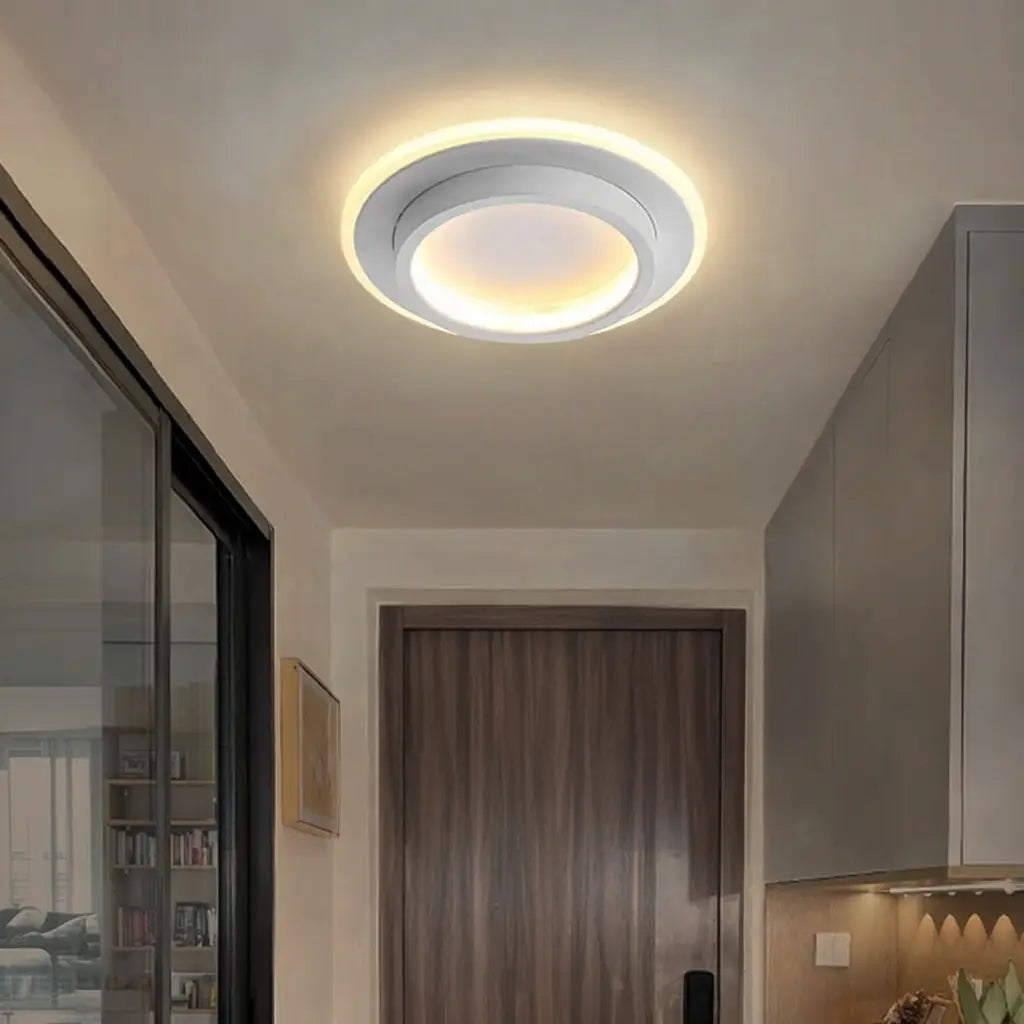 LED-Deckenleuchte mit Halo-Ring und zweilagiger Beleuchtung