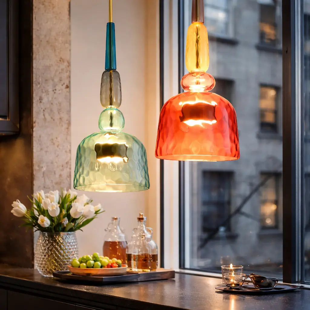 Lampada a sospensione con vetro sovrapposto e LED per illuminare la cucina e la sala da pranzo