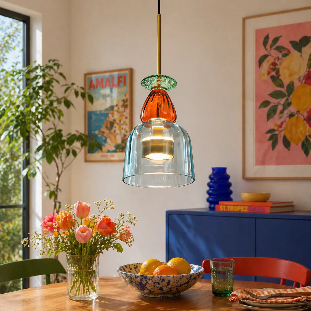 Lampada a sospensione con vetro sovrapposto e LED per illuminare la cucina e la sala da pranzo