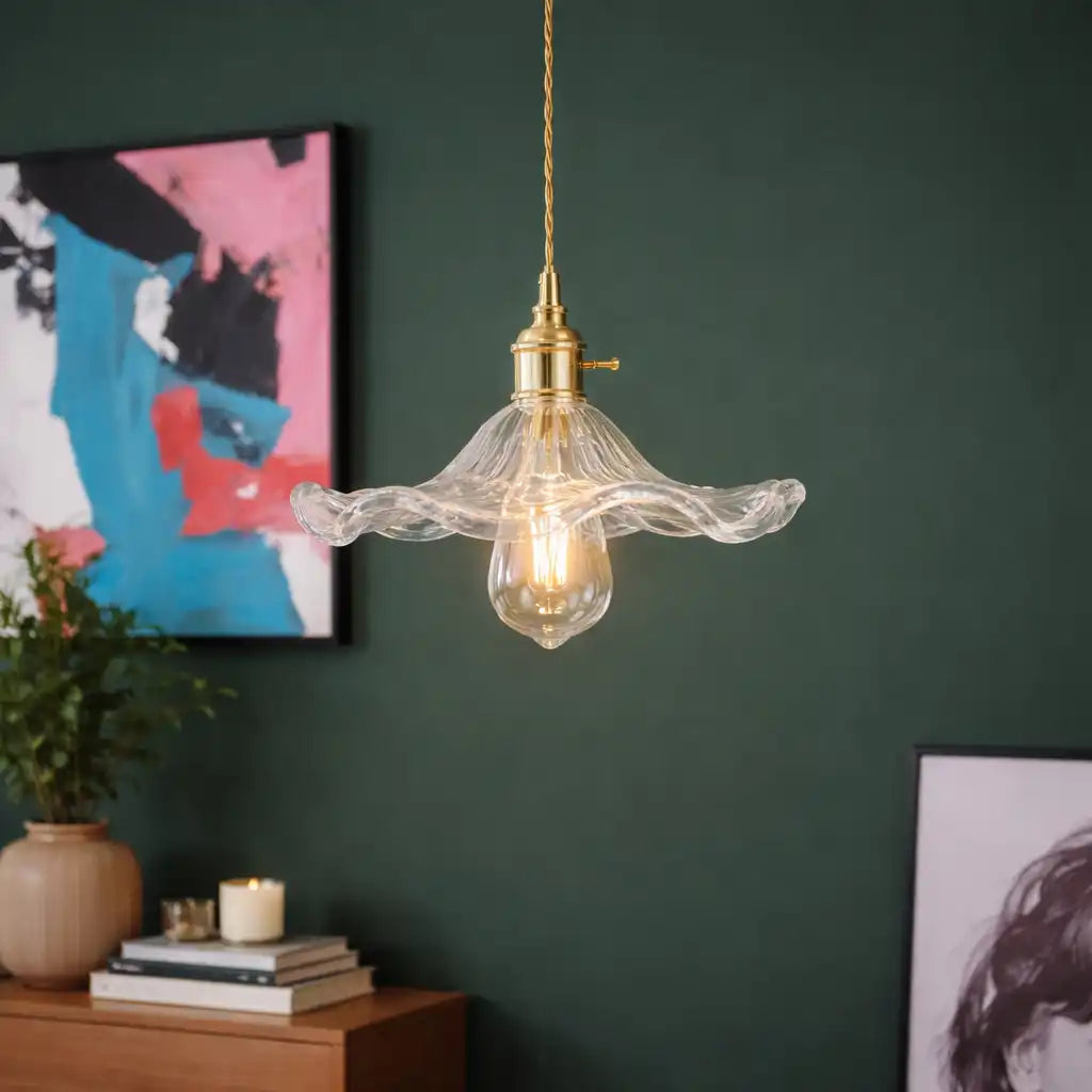 Lampada a sospensione in vetro dal design floreale moderno e con altezza regolabile