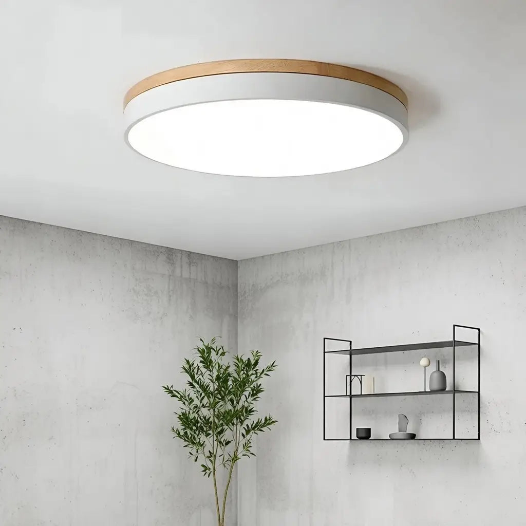 Plafonnier LED avec détail en bois naturel, pour chambre et couloir