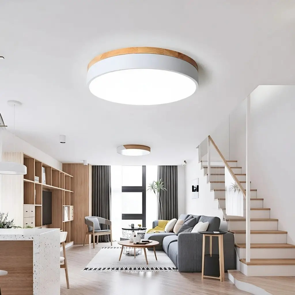 Plafonnier LED avec détail en bois naturel, pour chambre et couloir