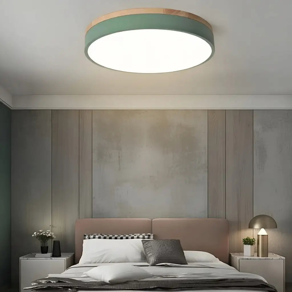 Plafonnier LED avec détail en bois naturel, pour chambre et couloir