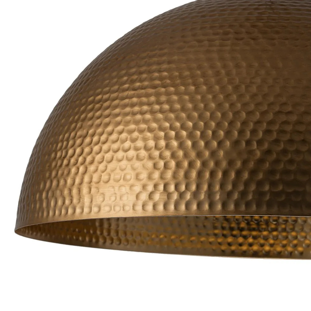 Lampada a sospensione Calix industriale con cupola in metallo martellato