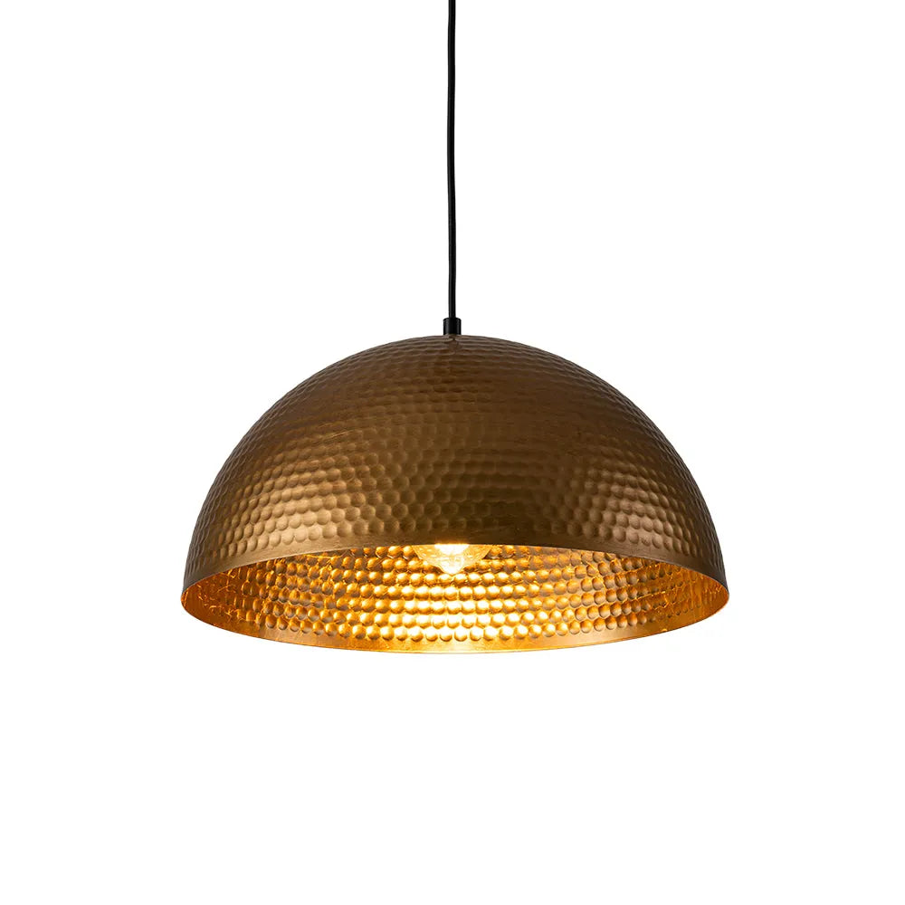 Lampada a sospensione Calix industriale con cupola in metallo martellato