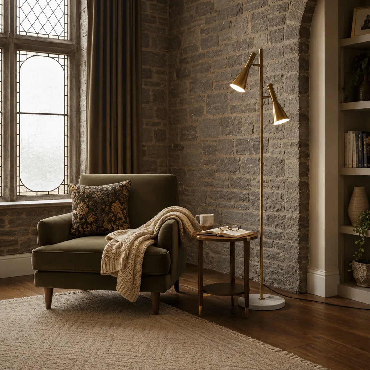 Lampadaire avec abat-jour orientable réglable, base en marbre et design nordique moderne