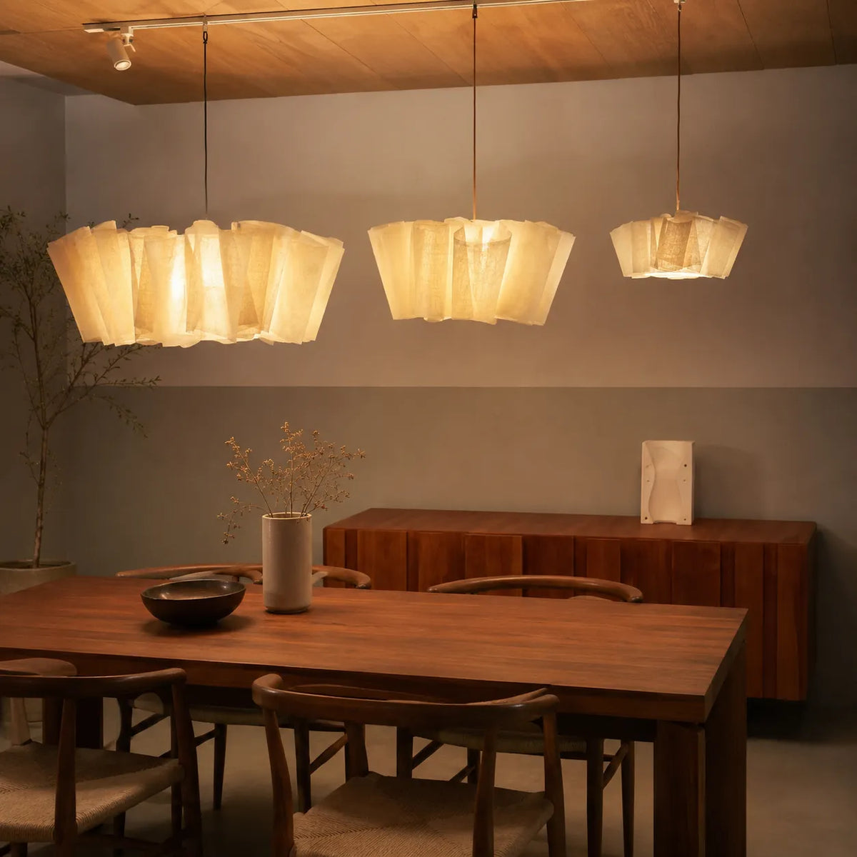 Kitchen Pendant Light Fixtures with Pleated Fabric Shade and Iron Frame for Dining Rooms Bedrooms
