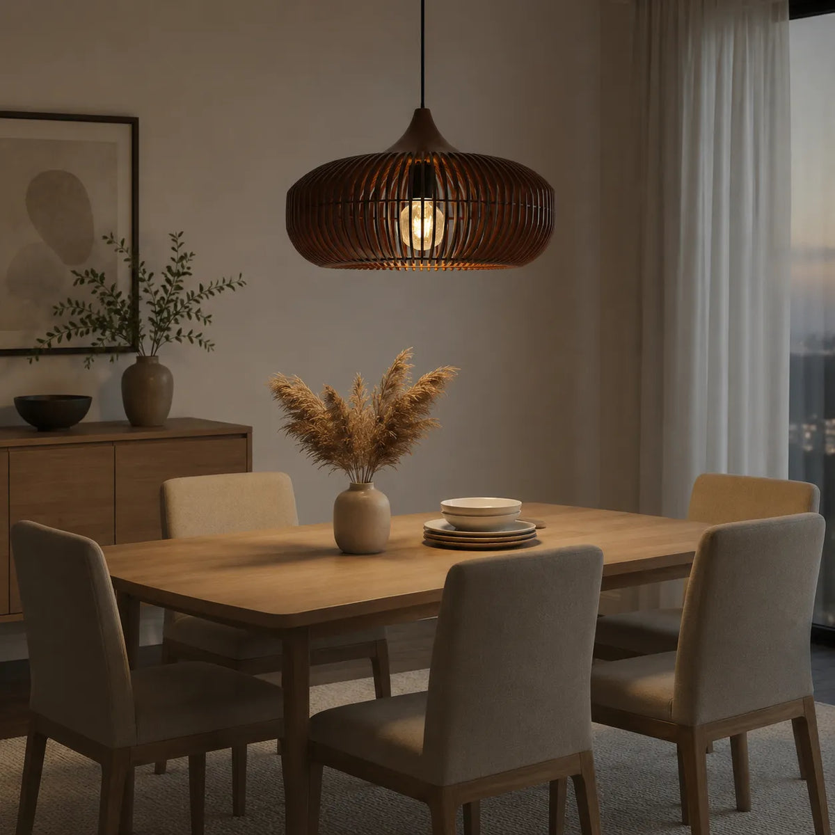 Küchen-Pendelleuchte mit natürlicher, halo-inspirierter Holzsilhouette zur modernen Deckenmontage