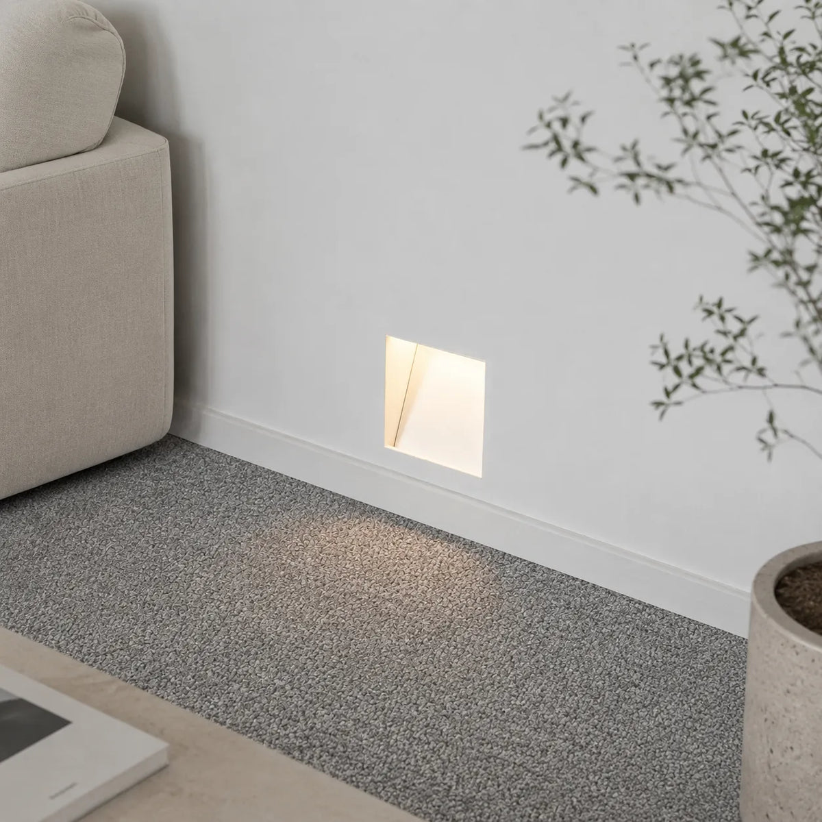Wandleuchte mit Bewegungsmelder, LED und rahmenlosem Einbauddesign