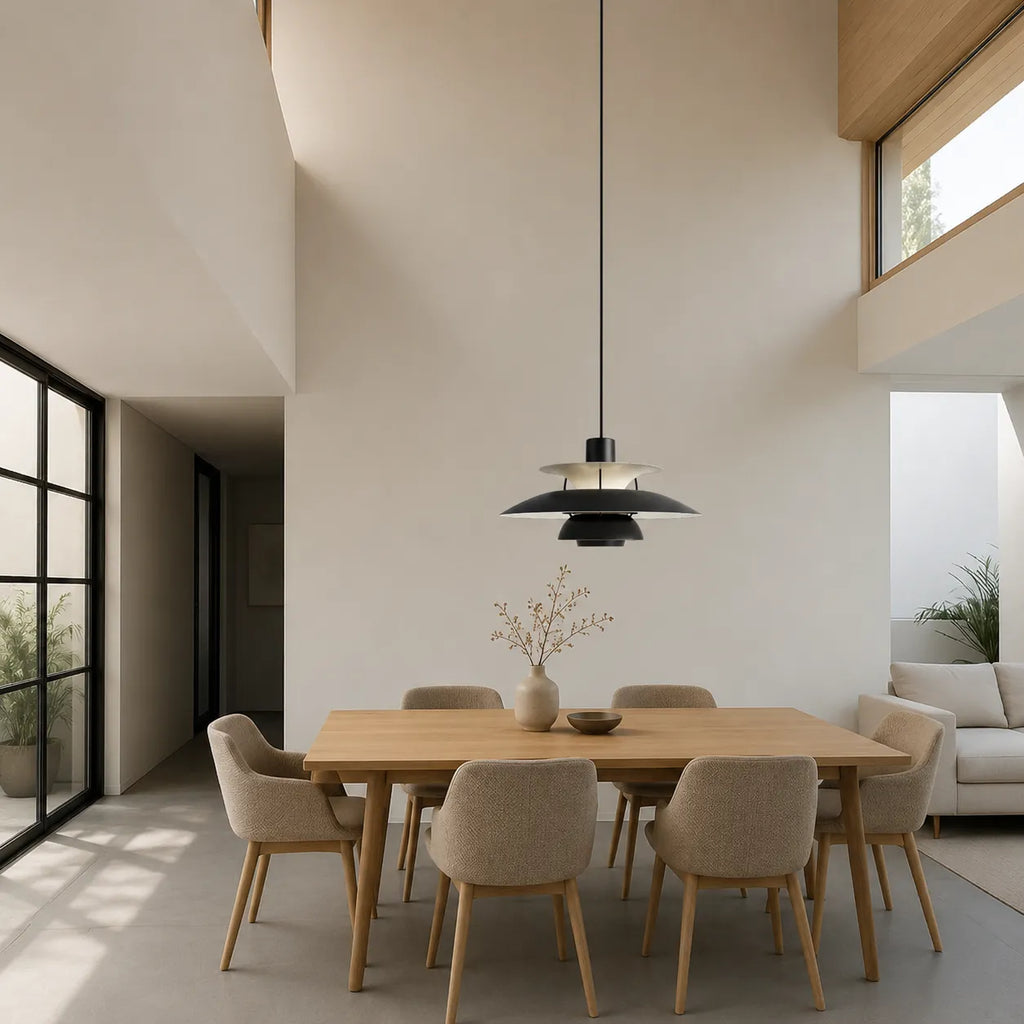 Suspension en aluminium au design superposé et aux lignes nordiques scandinaves