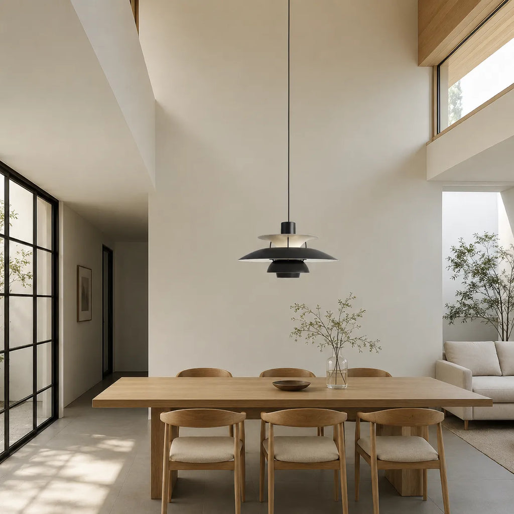 Suspension en aluminium au design superposé et aux lignes nordiques scandinaves