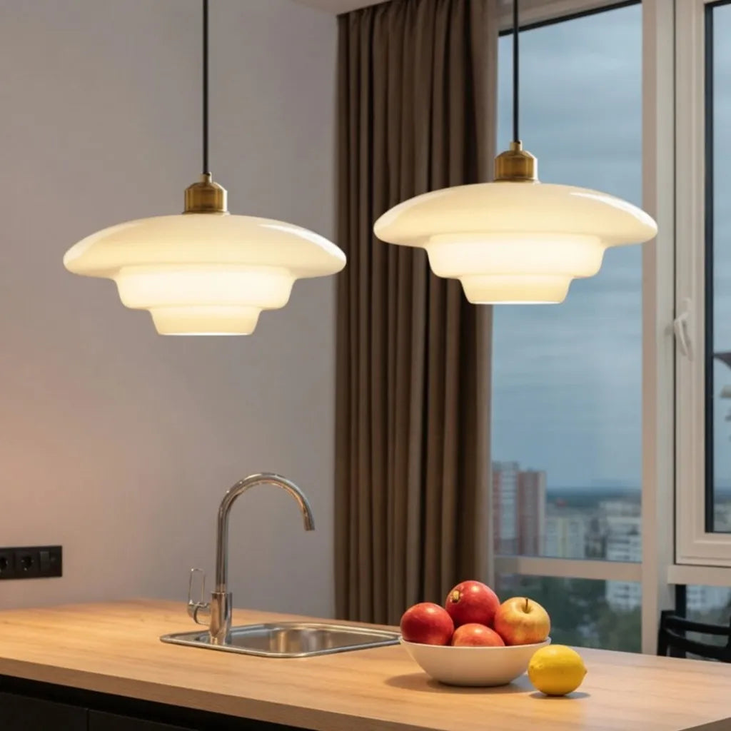 Luminaire suspendu avec verre opalin à plusieurs couches et douce lumière d’ambiance