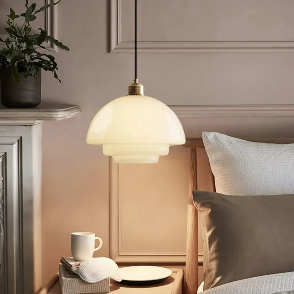 Luminaire suspendu avec verre opalin à plusieurs couches et douce lumière d’ambiance