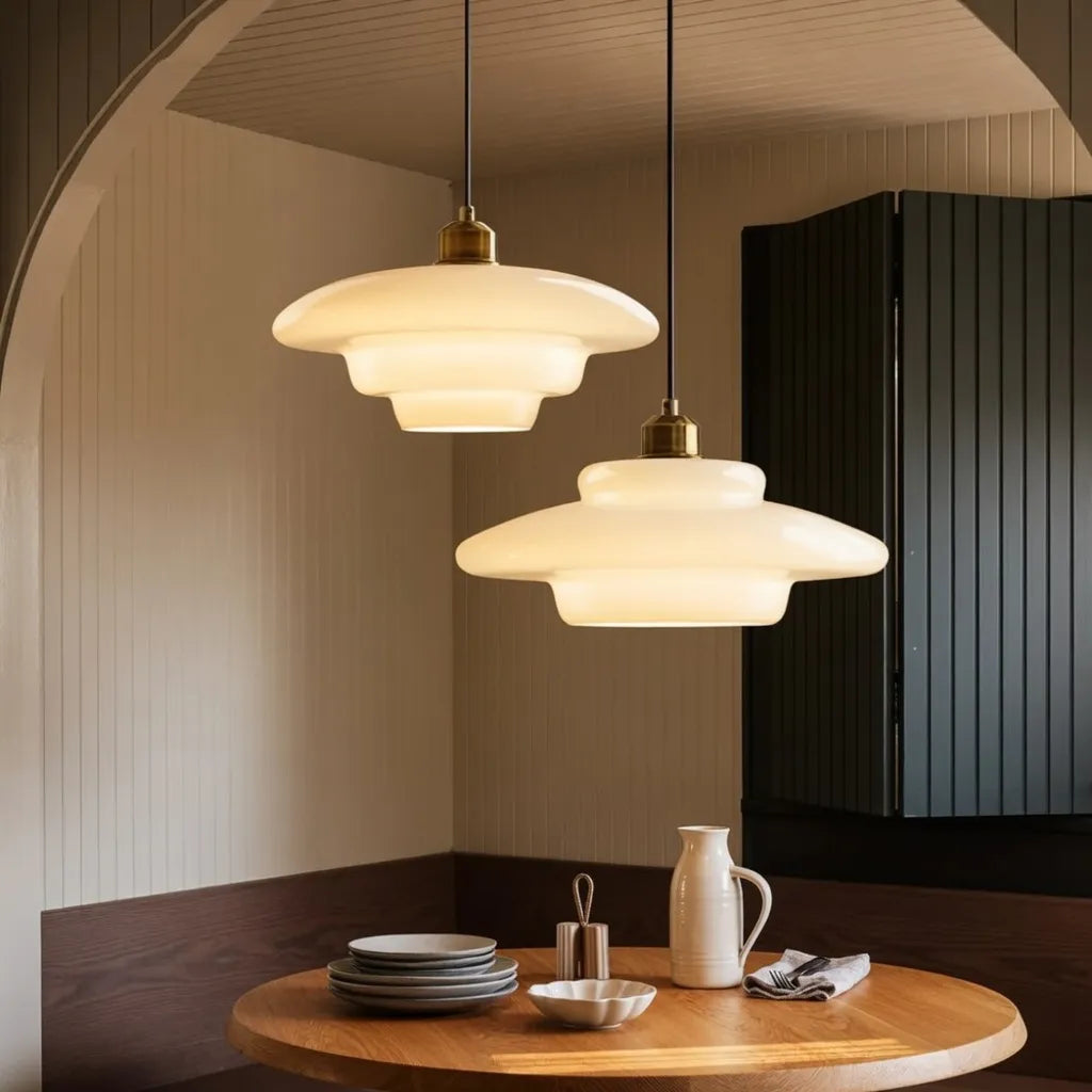 Luminaire suspendu avec verre opalin à plusieurs couches et douce lumière d’ambiance