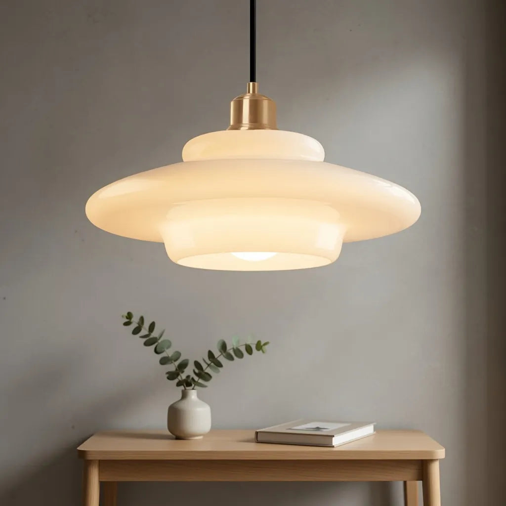 Luminaire suspendu avec verre opalin à plusieurs couches et douce lumière d’ambiance