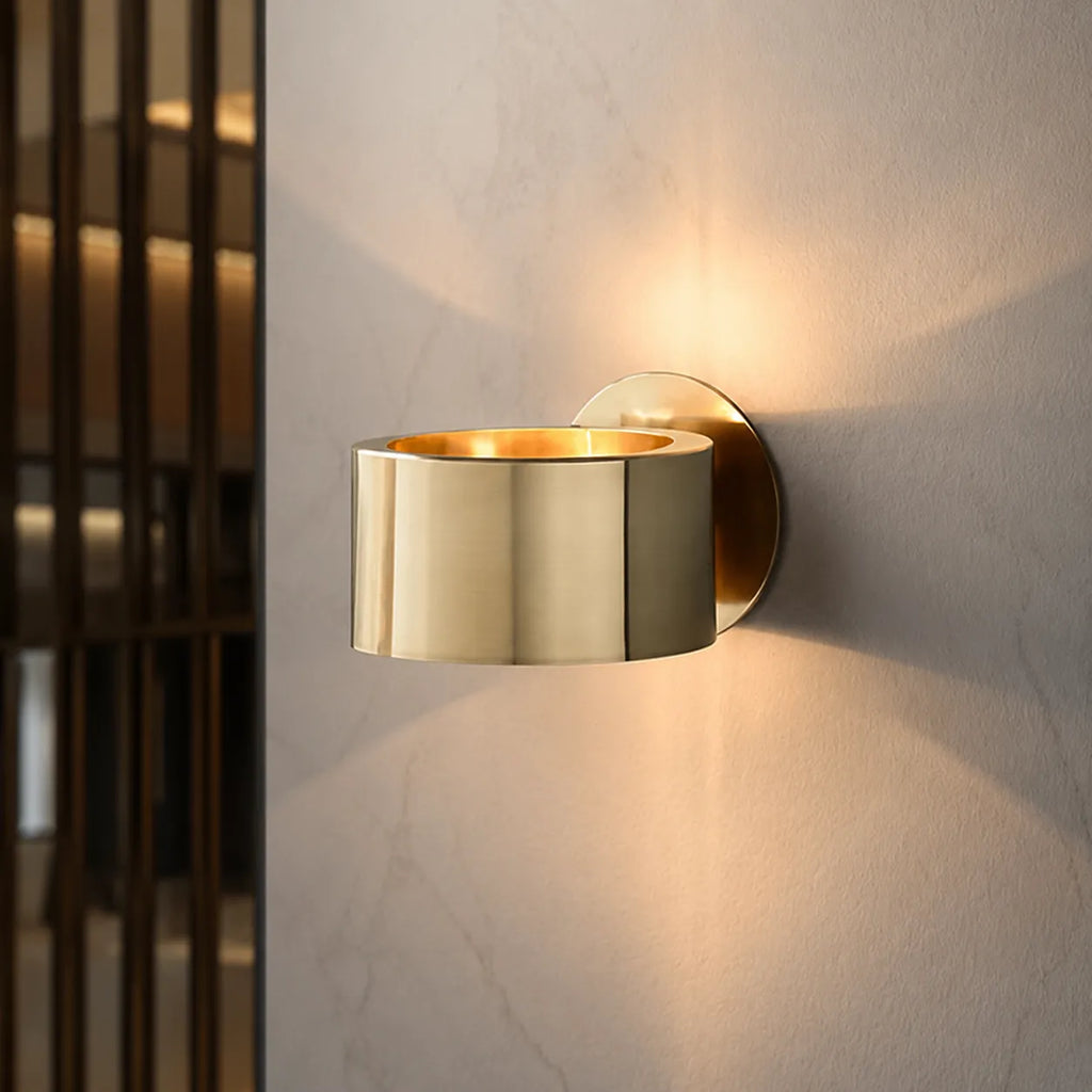 Aplique de pared con diseño de anillo dorado moderno de mediados de siglo y perfil circular escultural