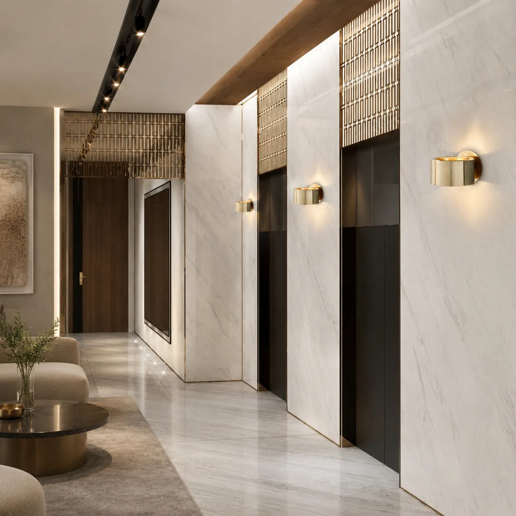 Aplique de pared con diseño de anillo dorado moderno de mediados de siglo y perfil circular escultural