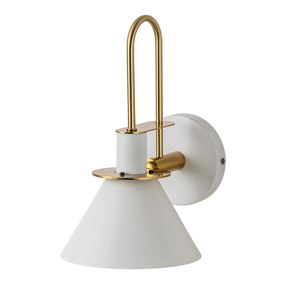 Applique moderne per salotto con paralume conico in metallo, orientabile, per comodino