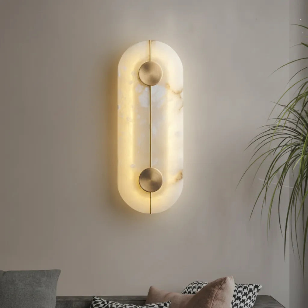 Applique con paralume in marmo e struttura in rame, con luce LED