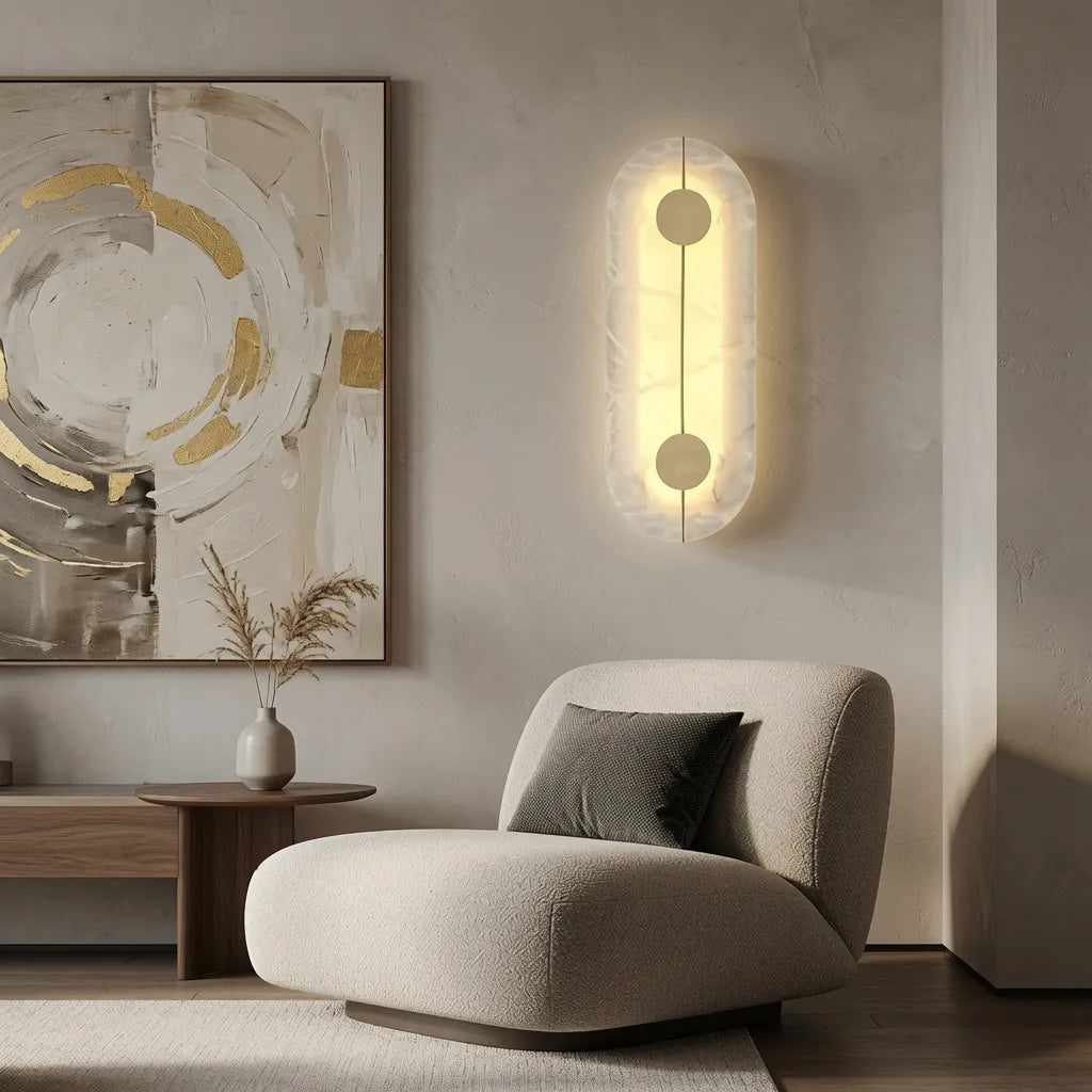 Applique con paralume in marmo e struttura in rame, con luce LED