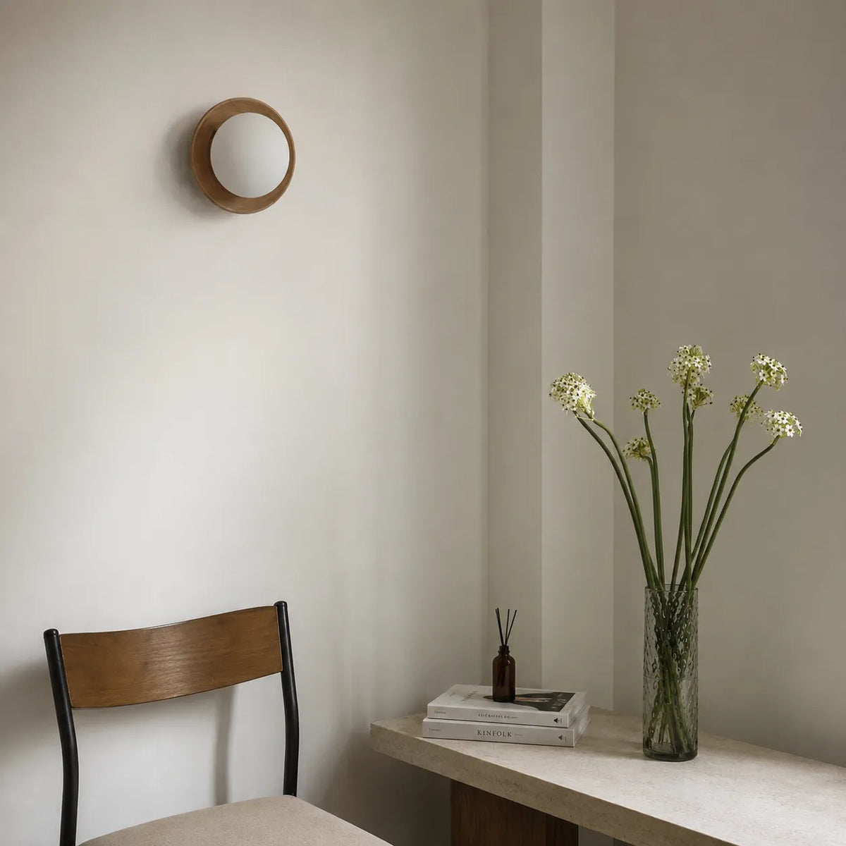 Applique con LED integrato, design minimalista naturale in ottone