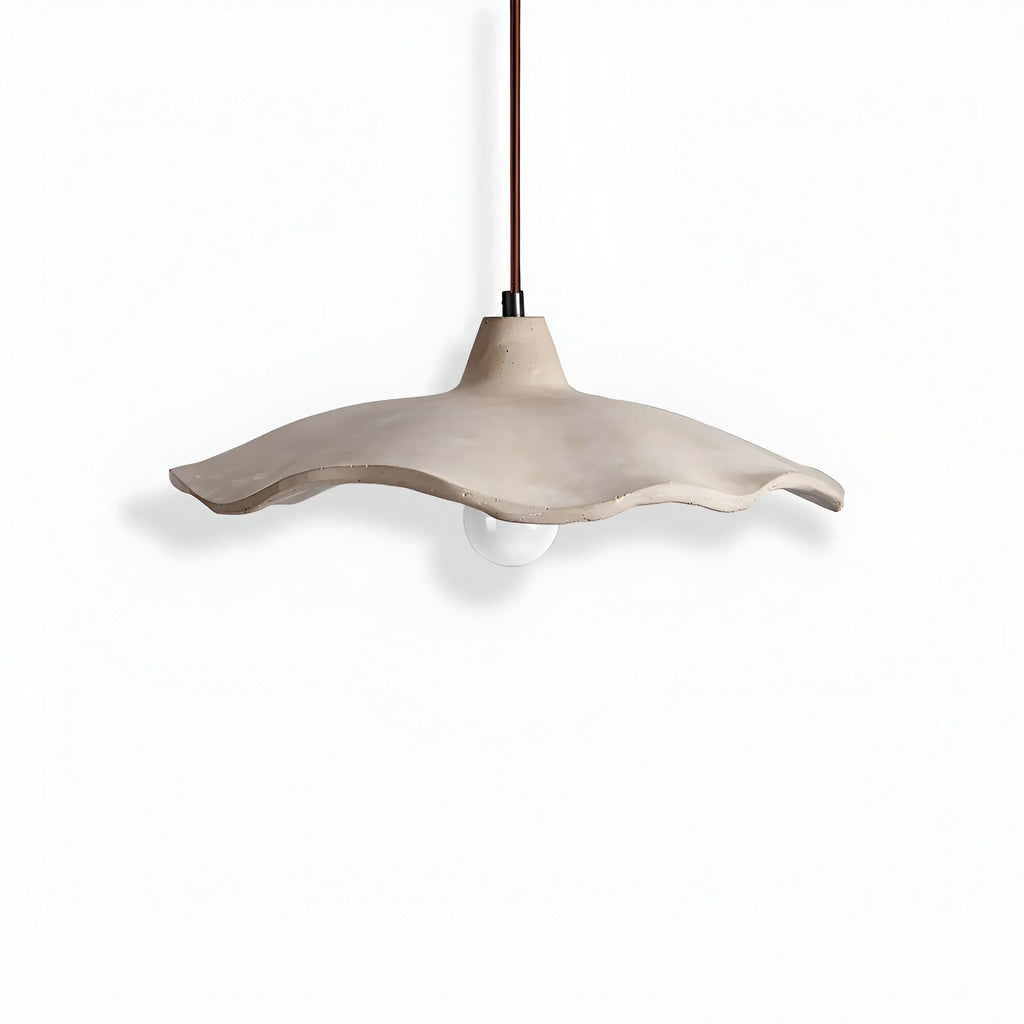 Suspension avec motif sculpté de fleur en ciment et douce lumière d’ambiance