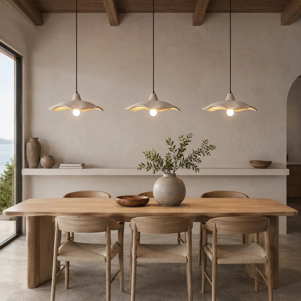 Suspension avec motif sculpté de fleur en ciment et douce lumière d’ambiance