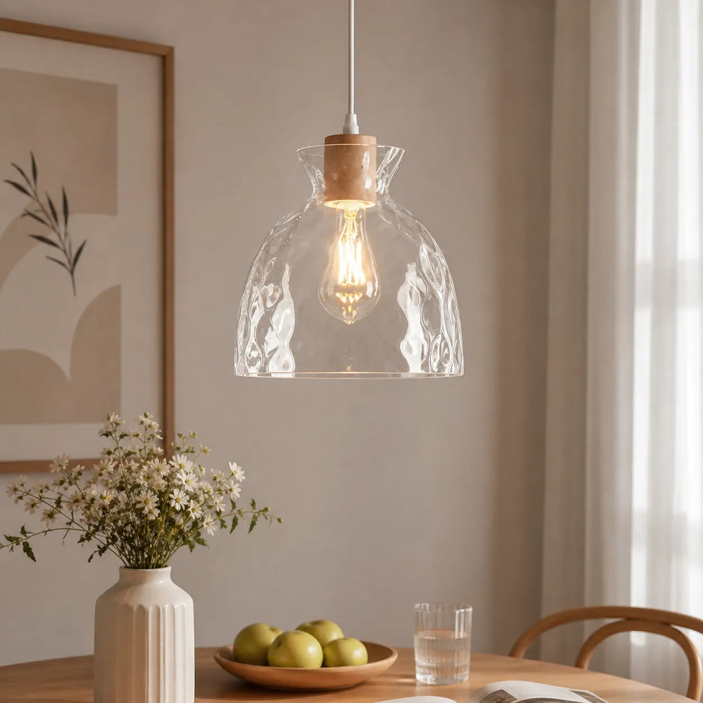 Lampada a sospensione con cupola in vetro trasparente e dettaglio in legno, ideale per soggiorno, sala da pranzo e cucina