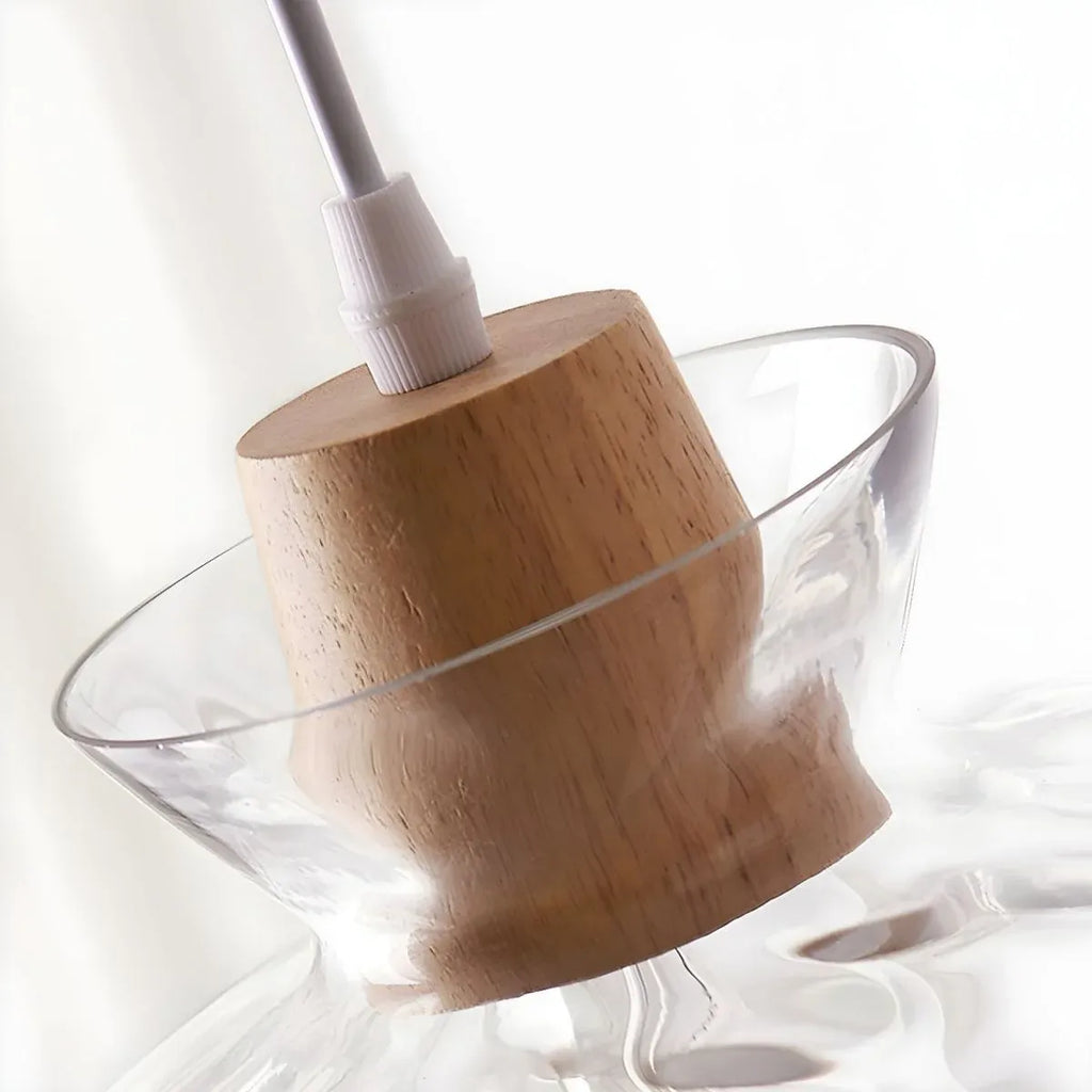 Lampada a sospensione con cupola in vetro trasparente e dettaglio in legno, ideale per soggiorno, sala da pranzo e cucina