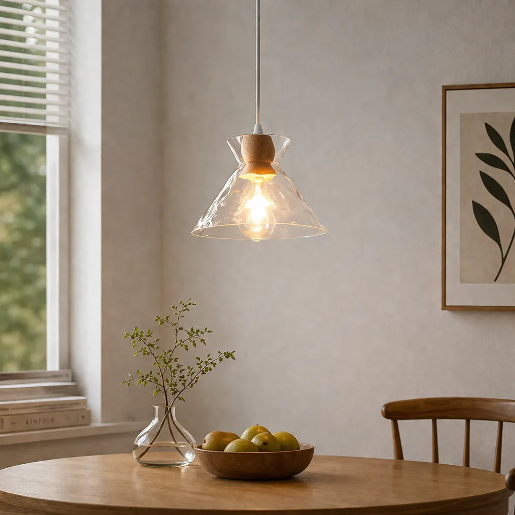 Lampada a sospensione con cupola in vetro trasparente e dettaglio in legno, ideale per soggiorno, sala da pranzo e cucina